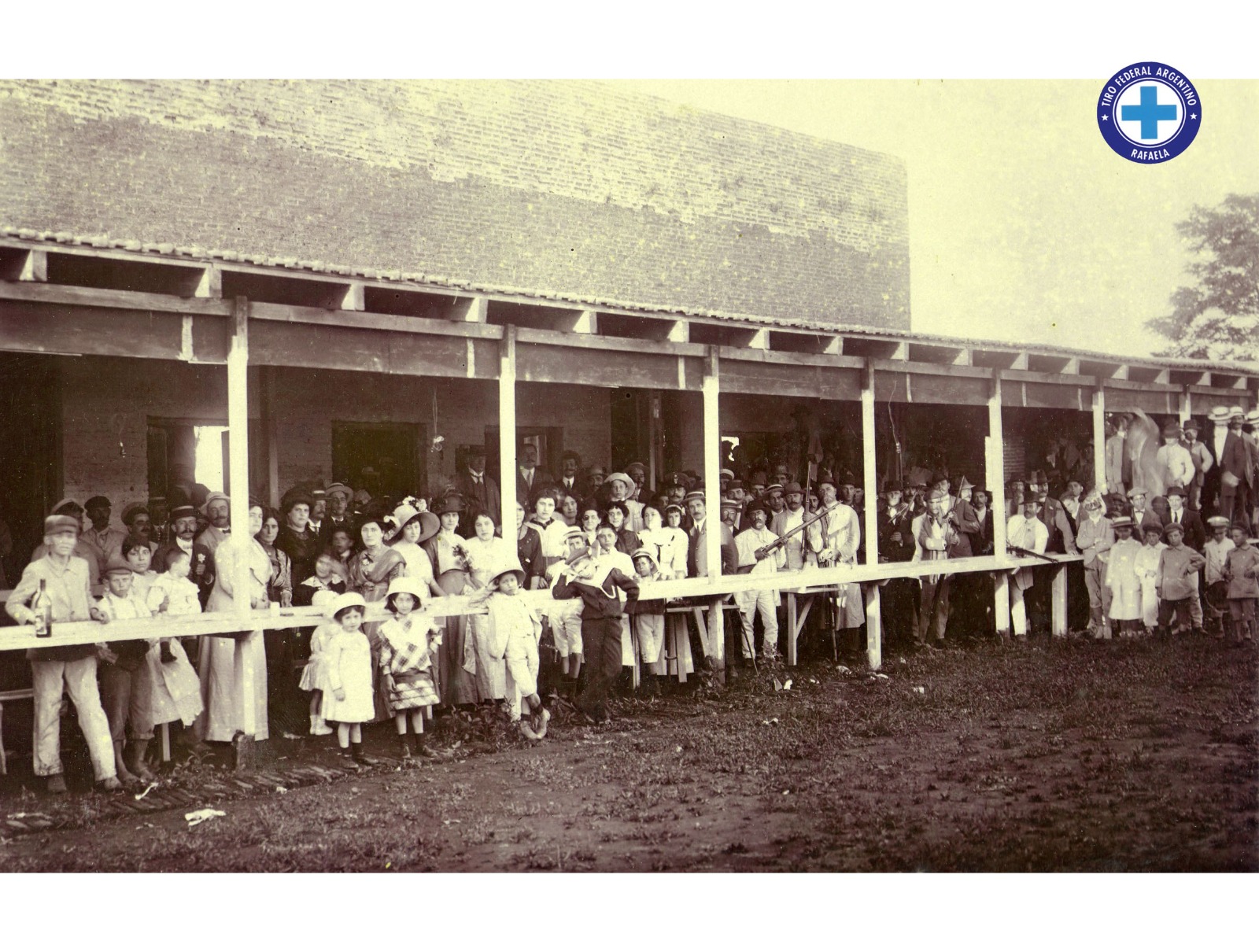 Familias en el polígono TFAR — vida institucional